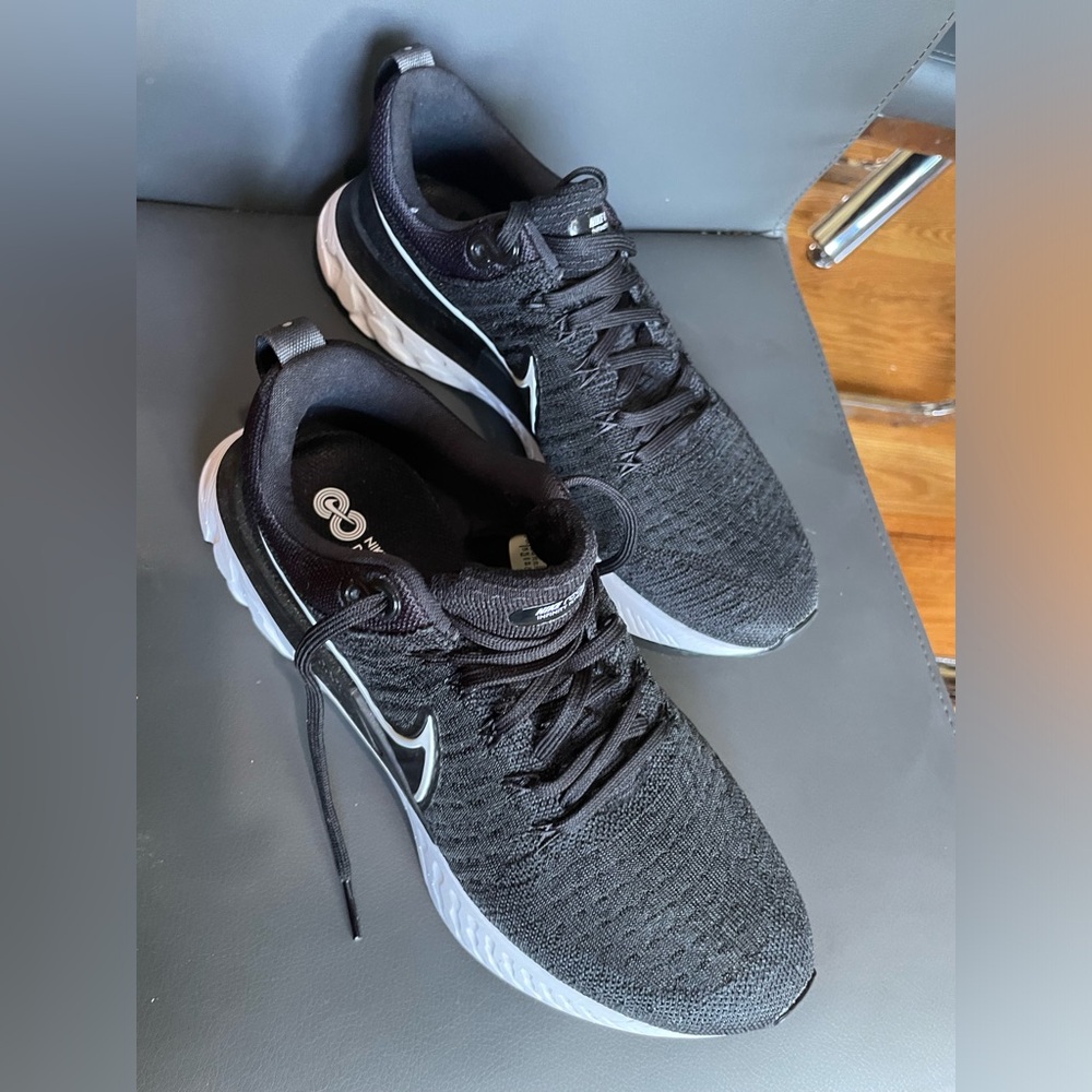 Nike React Infinity 3
Women's Road Running Shoes Size 9
